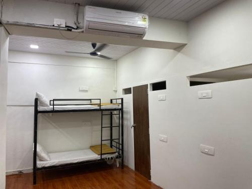 Grand Dyad Hotel,,2 star