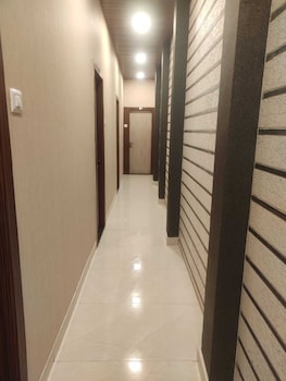 Hotel Royal Inn,,2 star