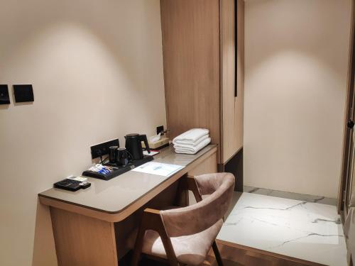 maxxvalue hotel midc