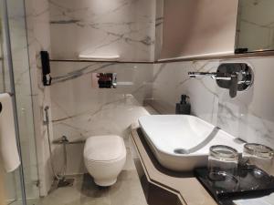 maxxvalue hotel midc