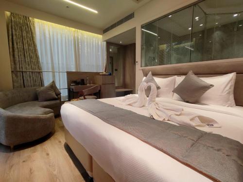 maxxvalue hotel midc