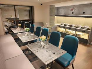 maxxvalue hotel midc