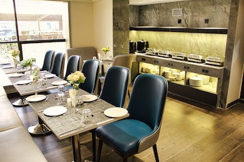 maxxvalue hotel midc