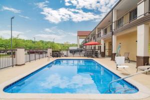 Super 8 By Wyndham Columbia,Columbia>>Chapel Hill,2 star
