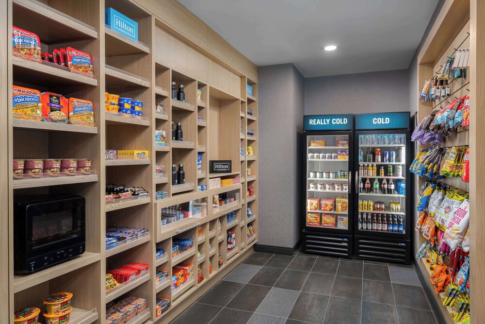 tru by hilton phoenix midtown