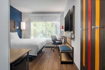 tru by hilton phoenix midtown