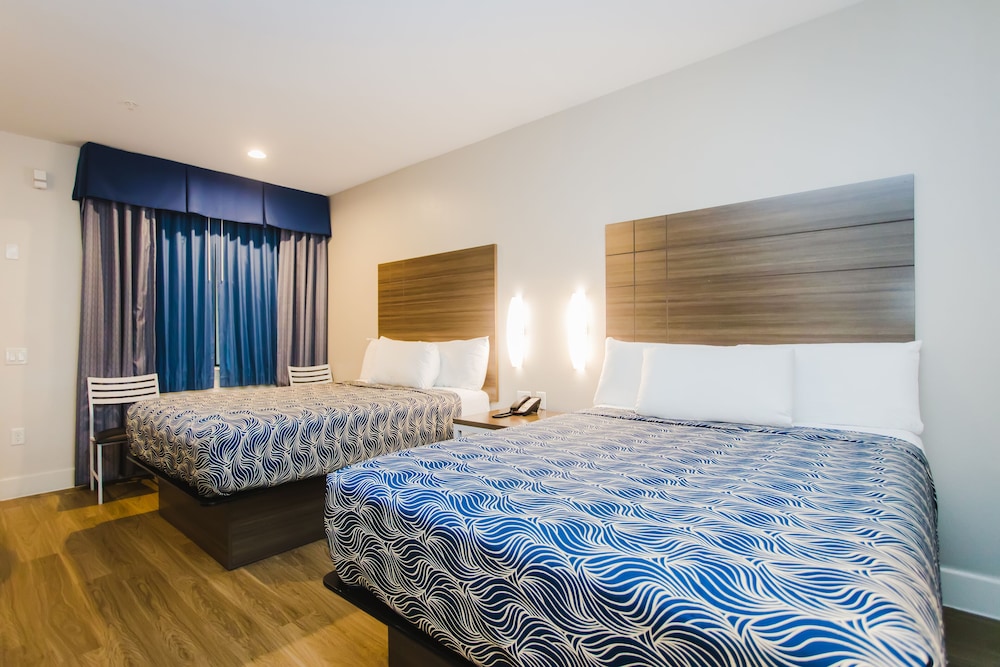 palace inn blue i 45 and college ave