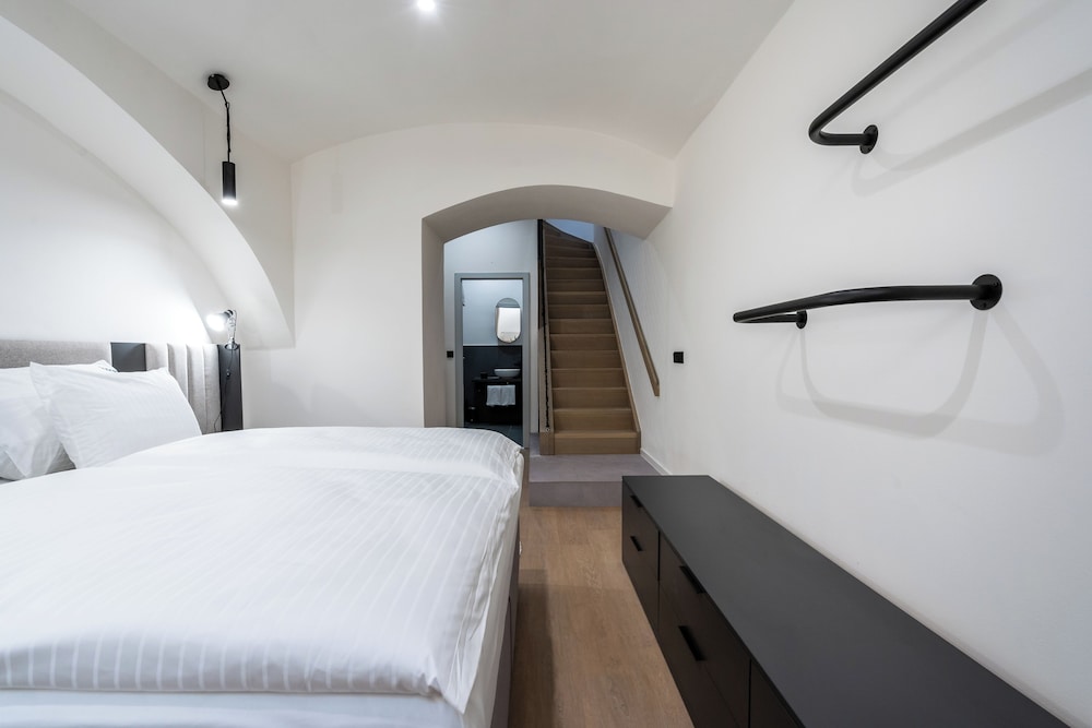 honest karlin
