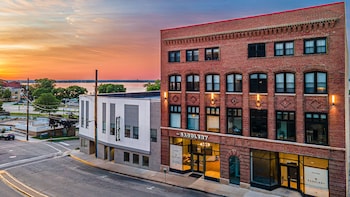 The Saddlery Madison Downtown,,2 star