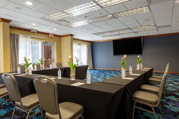 hampton inn and suites jacksonville deerwood park