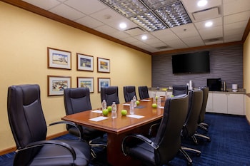 hampton inn and suites jacksonville deerwood park