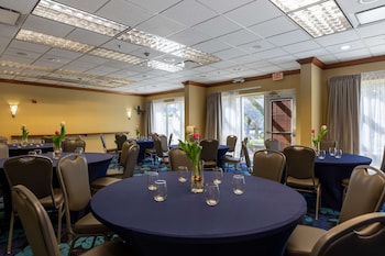 hampton inn and suites jacksonville deerwood park