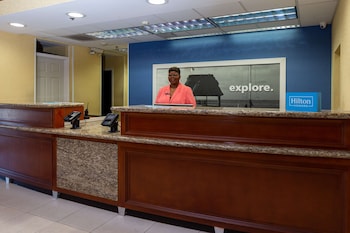 hampton inn and suites jacksonville deerwood park