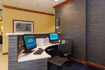 hampton inn and suites jacksonville deerwood park