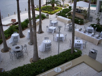 galleryone a doubletree suites by hilton hotel