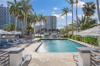 galleryone a doubletree suites by hilton hotel