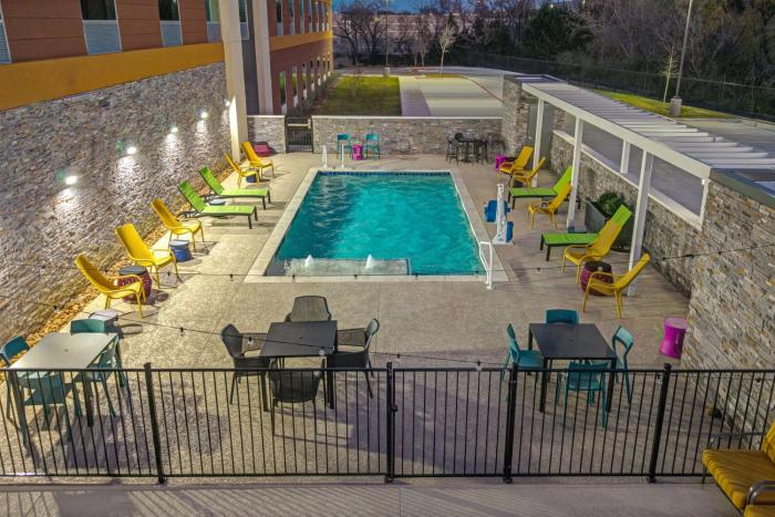 home2 suites dallas i 30 cockrell hill