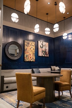 hollywood casino at greektown