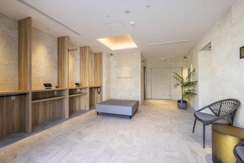 alphabed inn nahakokusaistreet east