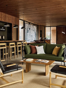 Autocamp Sequoia,,4 star