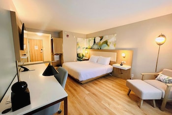 wyndham garden louisville east