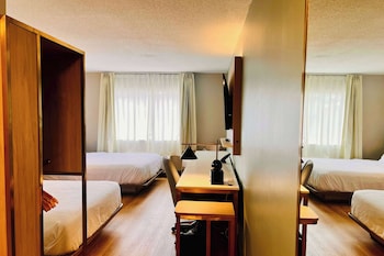 wyndham garden louisville east