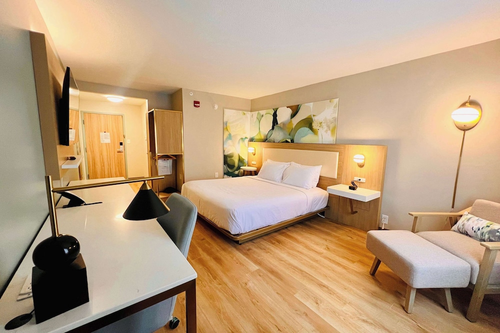 wyndham garden louisville east