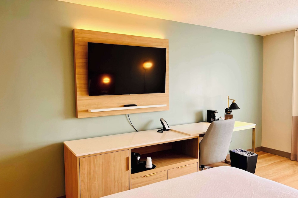 wyndham garden louisville east