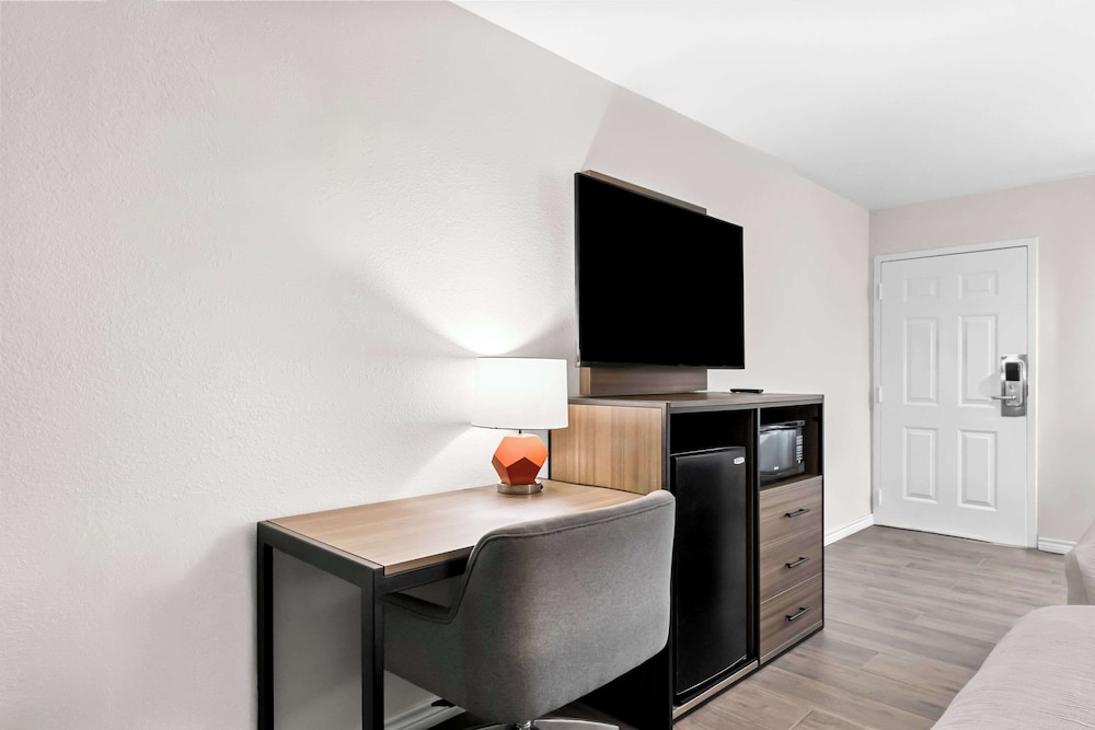 quality inn and suites port lavaca near lighthouse beach