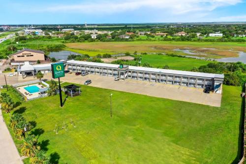 quality inn and suites port lavaca near lighthouse beach