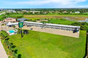 quality inn and suites port lavaca near lighthouse beach