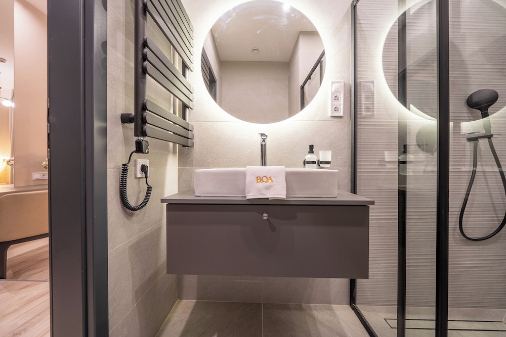 karoly boutique suites best location by bqa