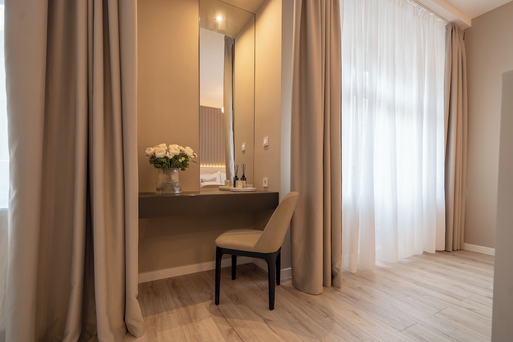 karoly boutique suites best location by bqa