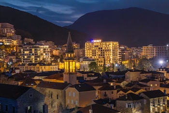 Merit Starlit Hotel Casino & Spa,,5 star