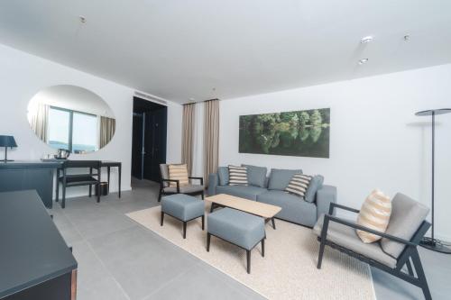 boutique hotel shell