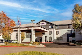spark by hilton denver international airport