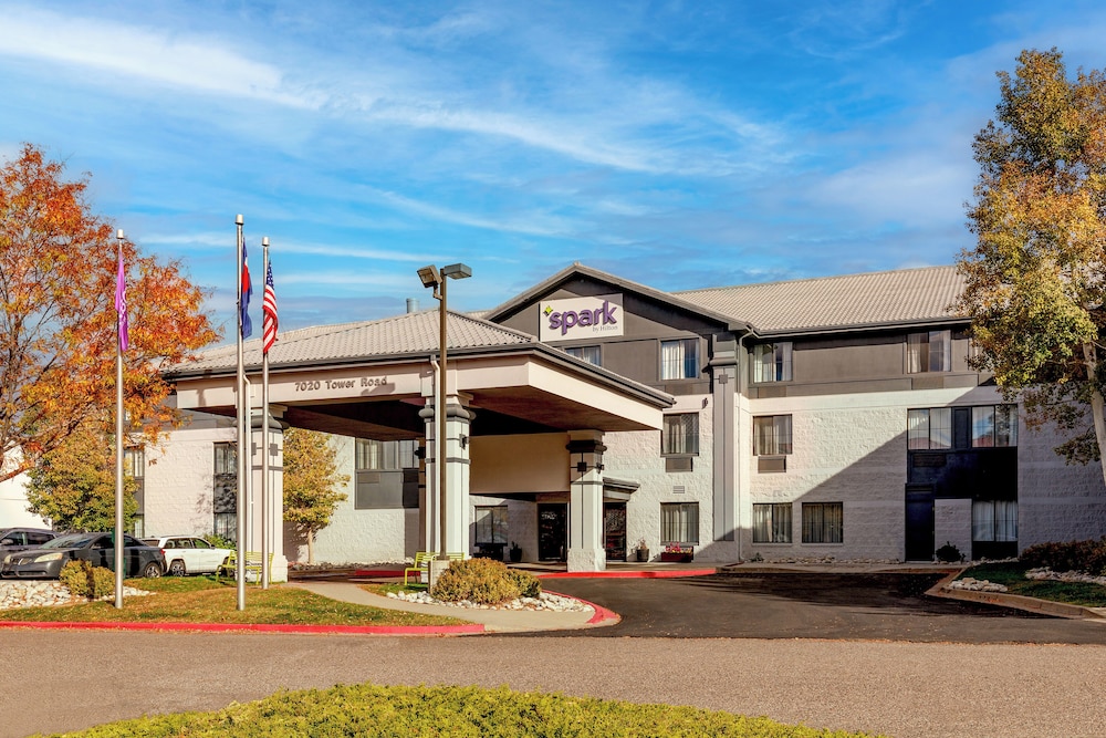 spark by hilton denver international airport