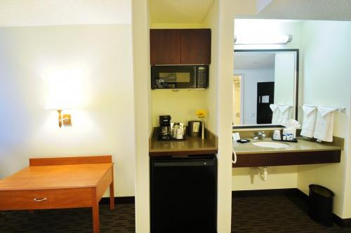 spark by hilton denver international airport