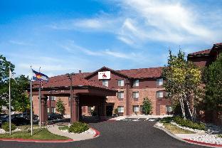 spark by hilton denver international airport