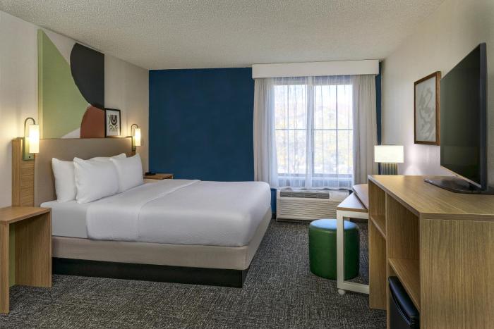 spark by hilton denver international airport