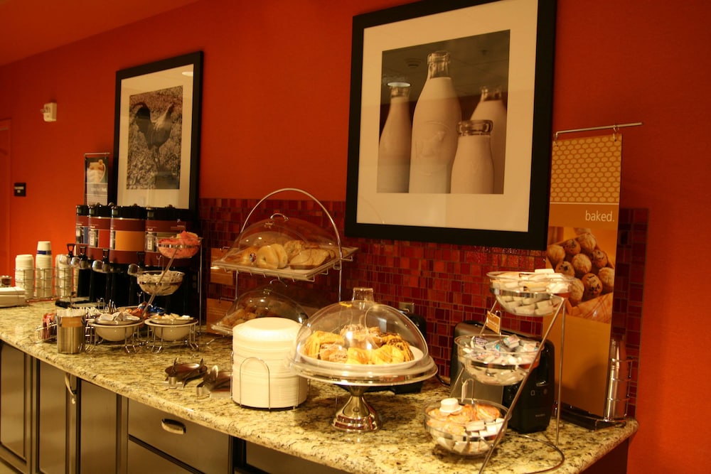 hampton inn and suites phoenix chandler fashion center az