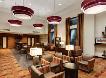 hampton inn and suites phoenix chandler fashion center az