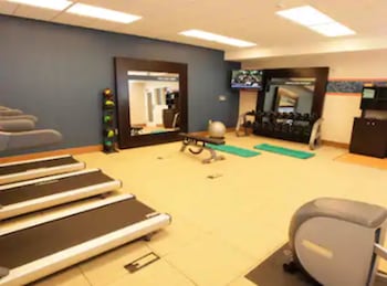 hampton inn and suites phoenix chandler fashion center az