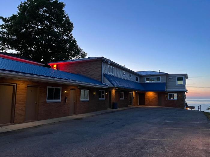 petes lakefront motel