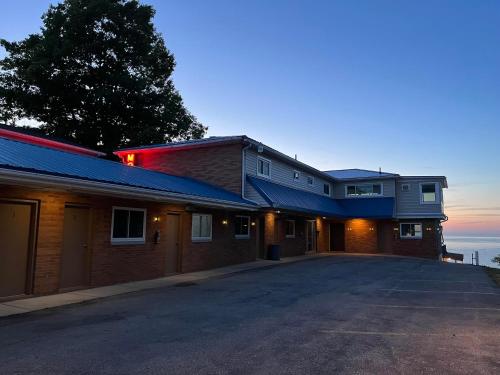 petes lakefront motel