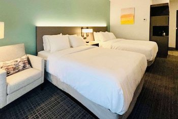 Comfort Inn & Suites,,2 star