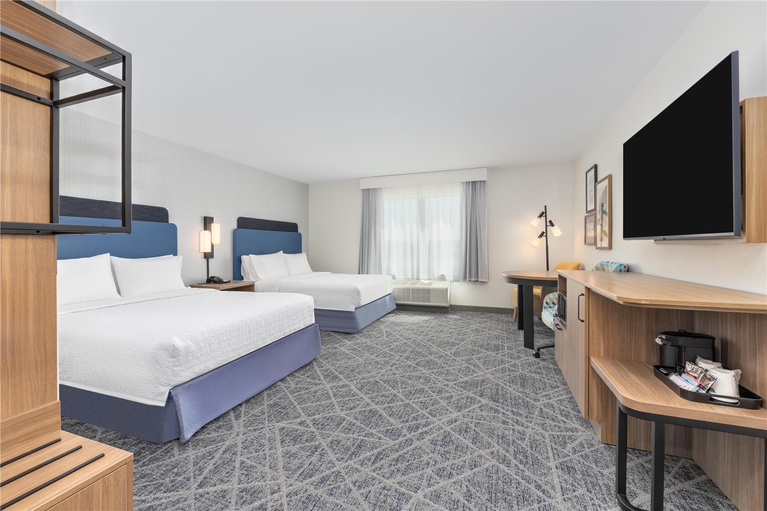 hampton inn and suites little rock airport