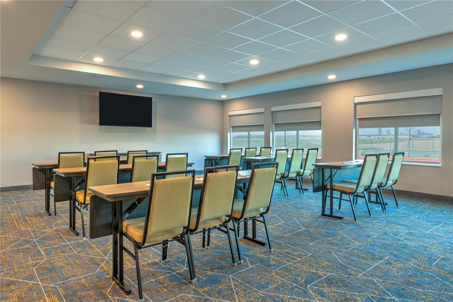 hampton inn and suites little rock airport