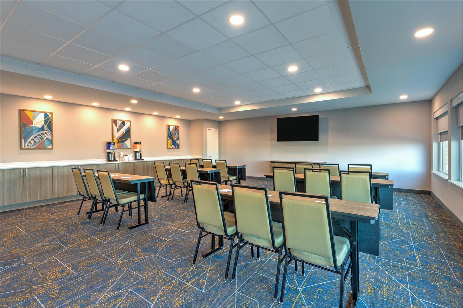 hampton inn and suites little rock airport