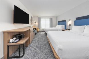 hampton inn and suites little rock airport